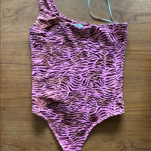 Aritzia - Swizzle Bodysuit - Picture 3 of 4